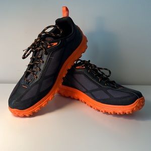 Like New! RLX Ralph Lauren shoes in excellent condition. Lightweight